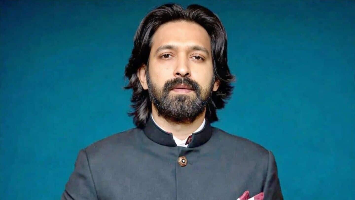 Massey calls out restaurant on Instagram over illegal service charge