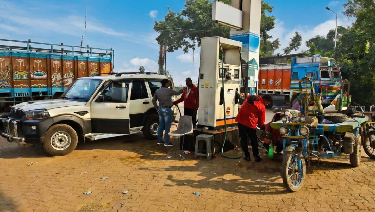 ईरान संकट में भी डीजल के दाम स्थिर, जानिए आपके शहर में क्यों है इतना अंतर?