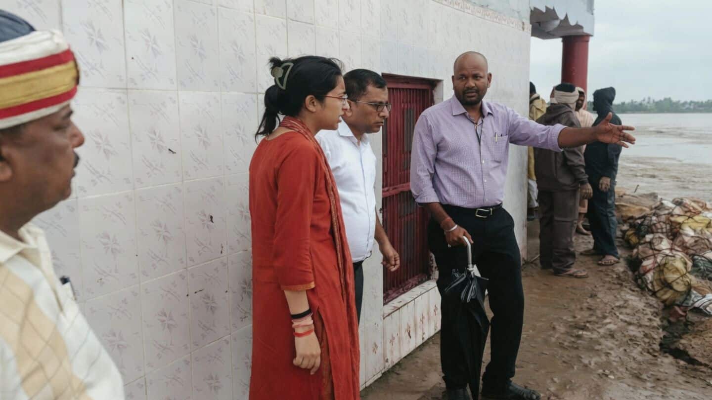 Saryu-Ghaghra erosion destroys century-old mosque, threatens Barabanki temple and hospital