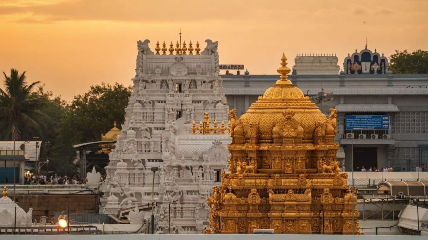 तिरुपति मंदिर में भक्तों की 'धन-वर्षा', एक दिन में 97 करोड़ रुपये का दान