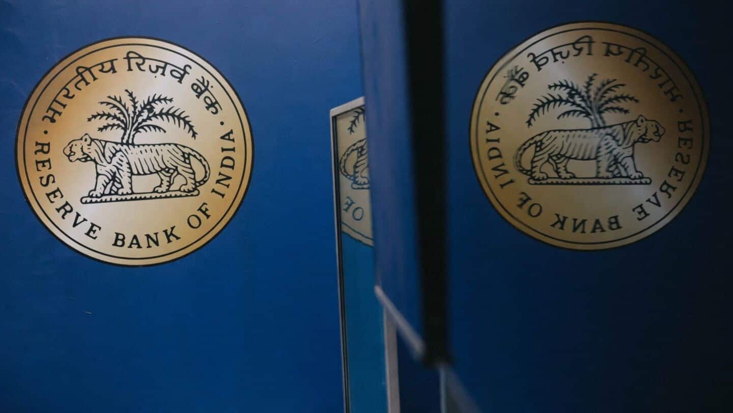 India 10-year yield falls to 6.98% ahead of RBI review