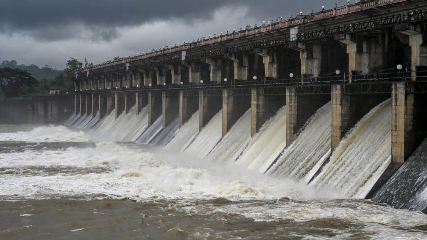 Heavy rains fill Tunga dam at Gajanur, 22 gates opened