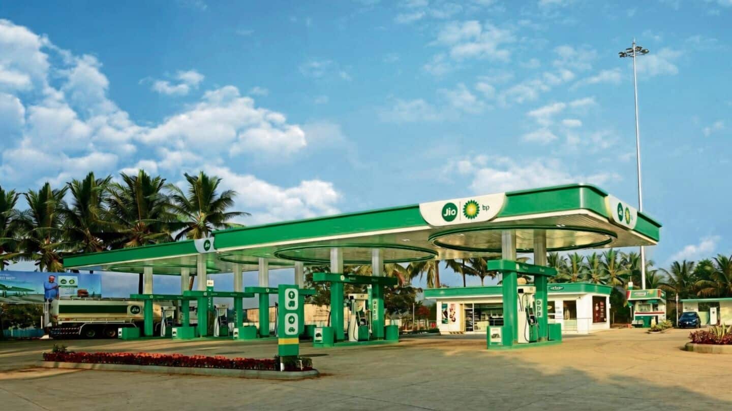 Jio-bp raises petrol by ₹5 diesel by ₹3 Oct 11