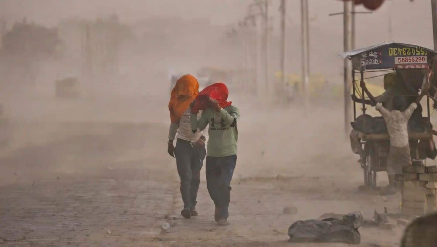 Uttar Pradesh dust storm, heavy rain kill at least 33