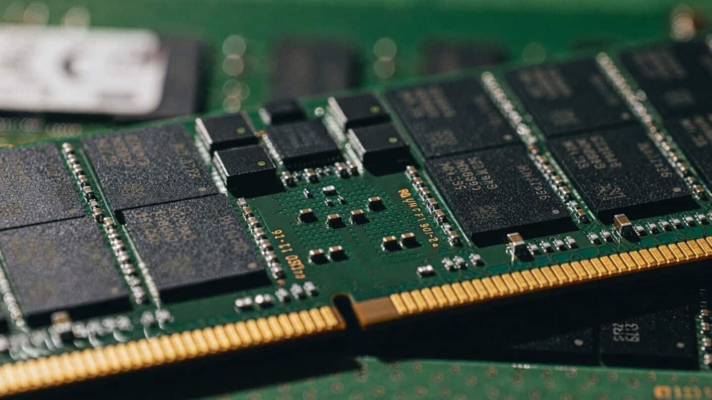 Samsung ships 12-layer HBM4E samples worldwide, stock jumps 6.51%