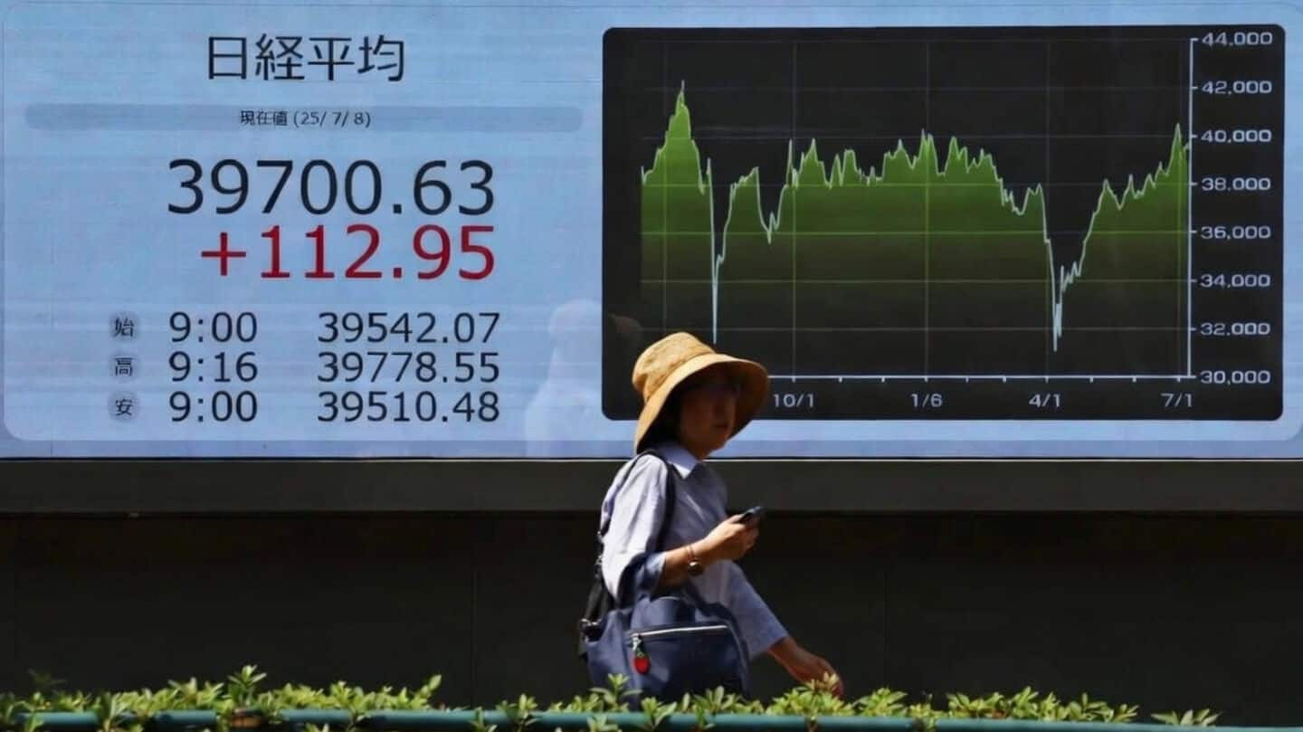 Nikkei falls 2.8% amid Middle East tensions and recession fears