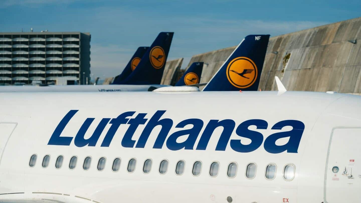 Lufthansa Bengaluru-Frankfurt Boeing 747 diverts to Mumbai after strange smell