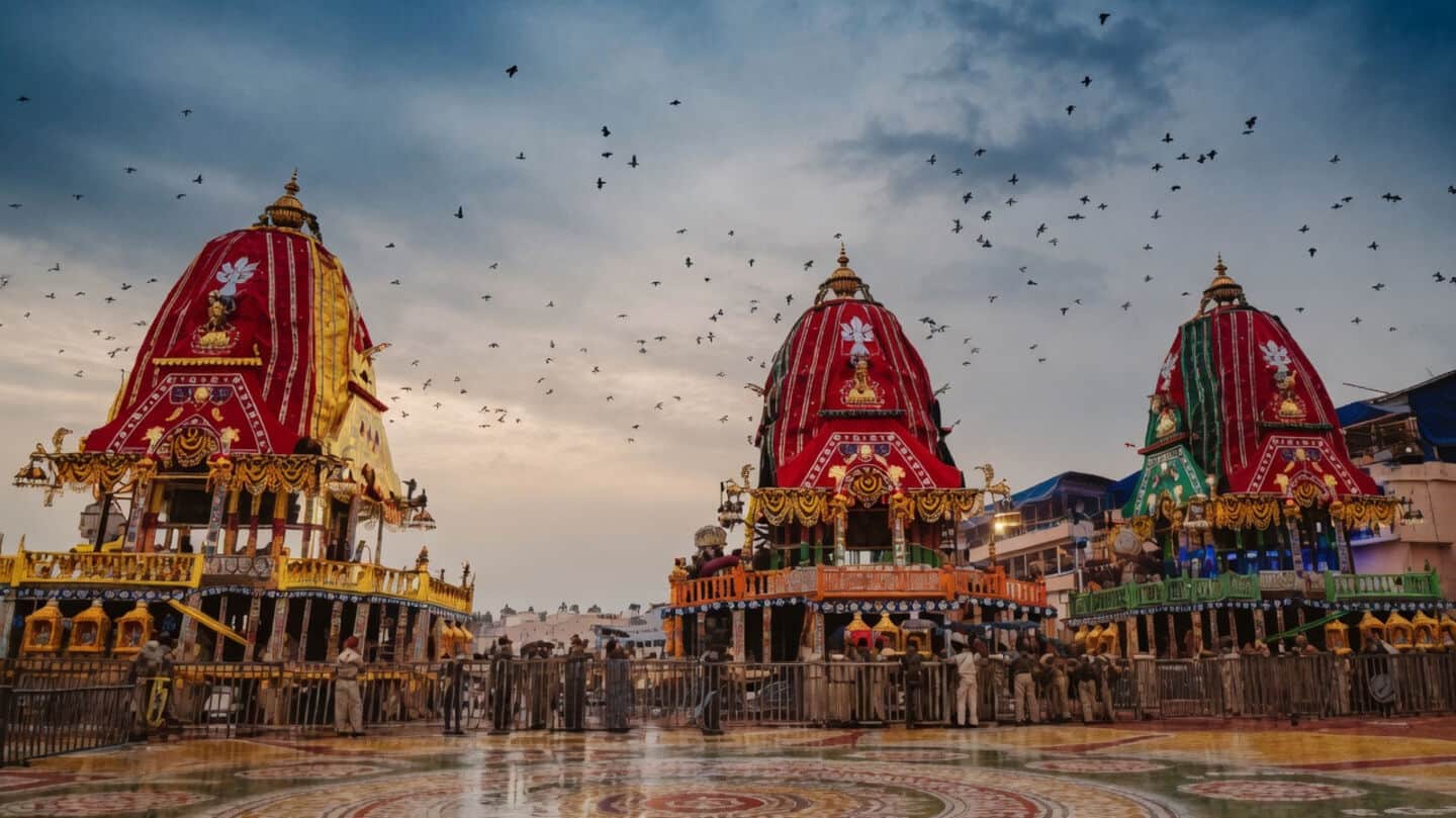Puri Rath Yatra sees Lord Jagannath without tahia amid criticism