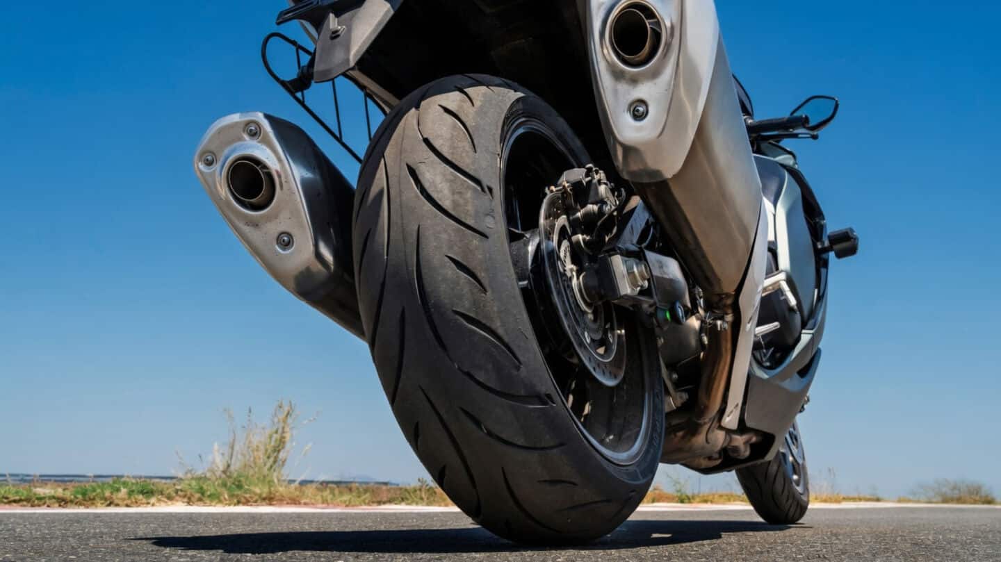 MRF launches Steel Brace SP-01 tires for Indian superbikes