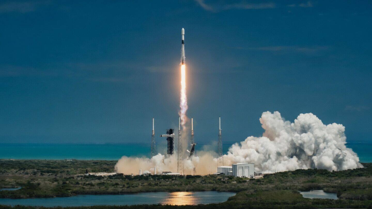 SpaceX launches 29 Starlink satellites as booster B1085 lands smoothly