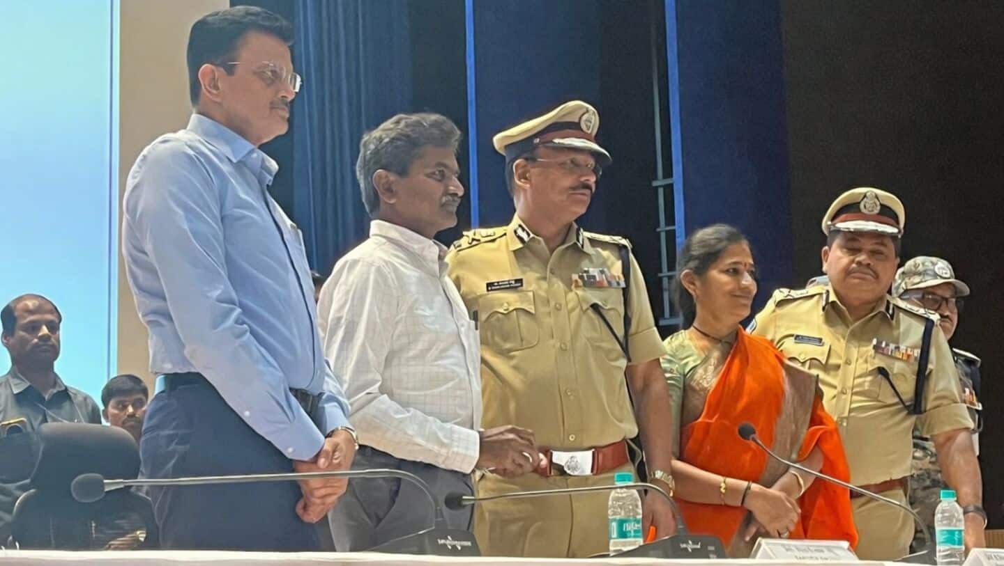 Last top Maoist leader surrenders, marks end of an era