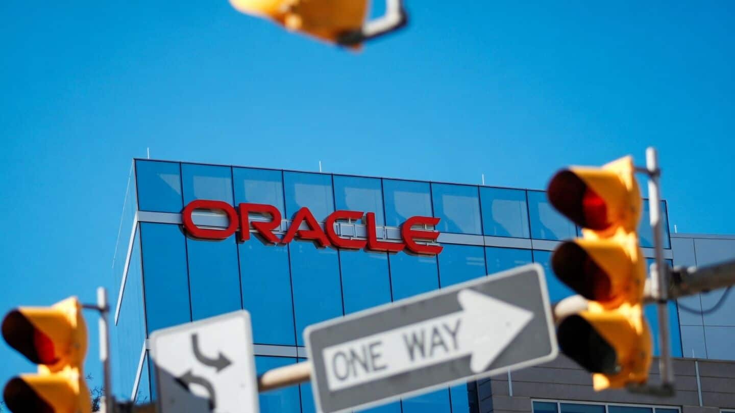 Oracle shares fall after flagged Project Jupiter data center issues