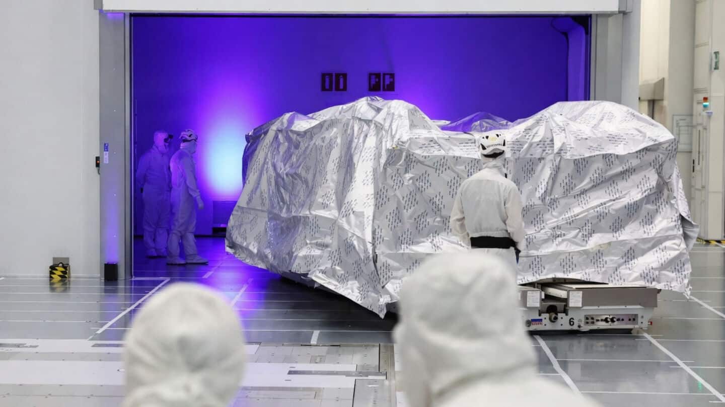 ASML says High-NA machines will make chips and cut costs