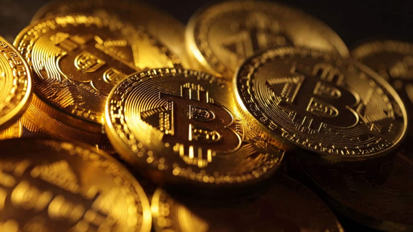Bitcoin falls to $76,711 amid U.S.-Iran conflict, Ether, Solana slide