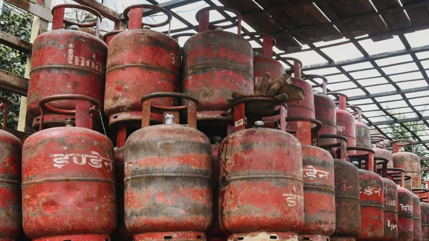 Petroleum Secretary Neeraj Mittal urges shift from LPG to PNG