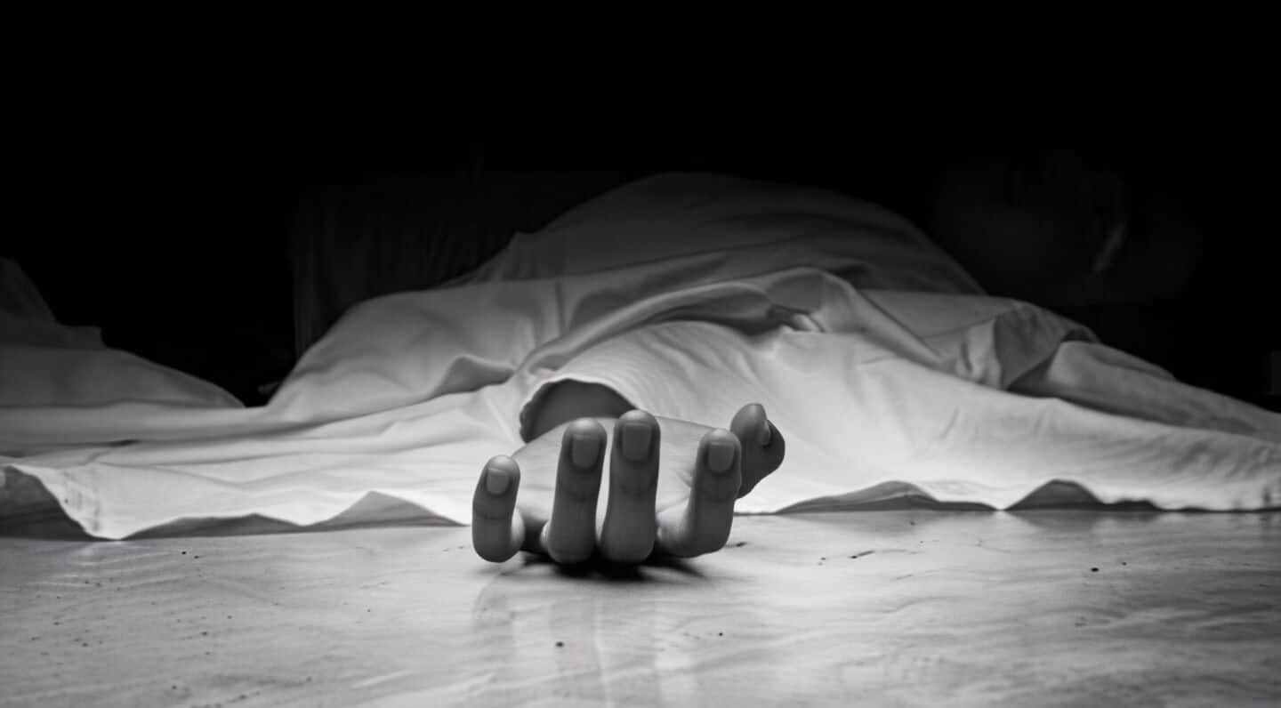 Mother dead and father injured in Azadpur over stolen phone