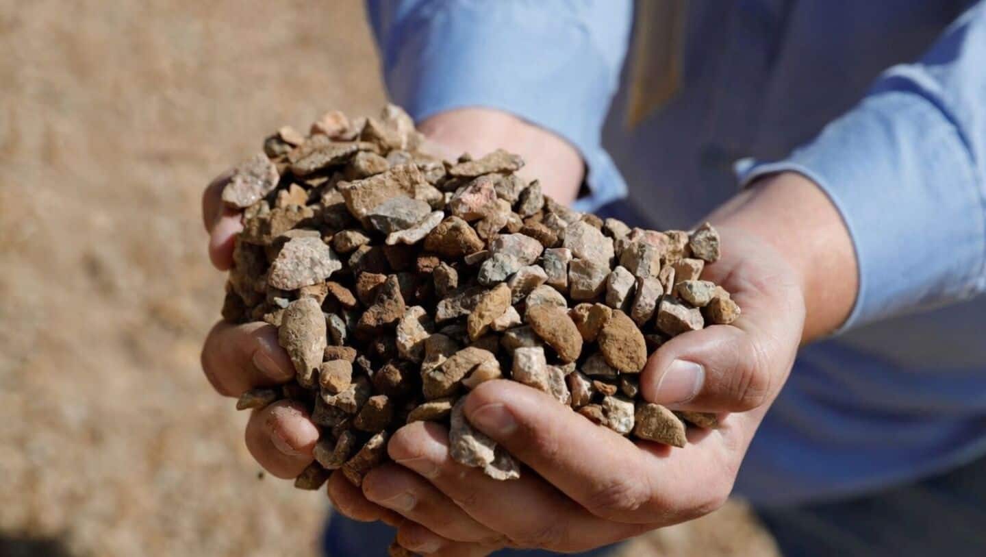 Reliance Industries, Vedanta in $780 million magnet talks with Indian government