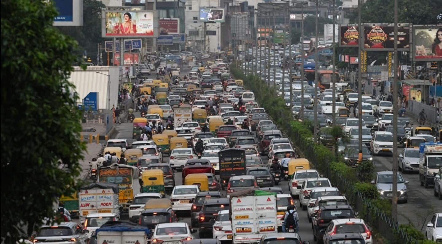 दिल्ली-NCR में बारिश का कहर: सफाई के दावों की खुली पोल, सड़कों पर सैलाब