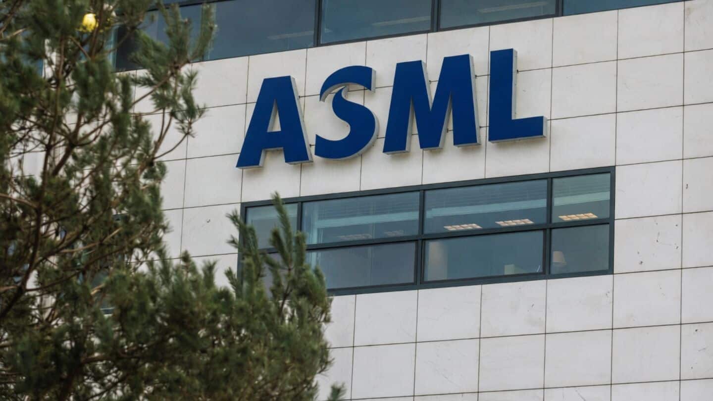 ASML to develop larger-mask high-NA tools with customers by 2033