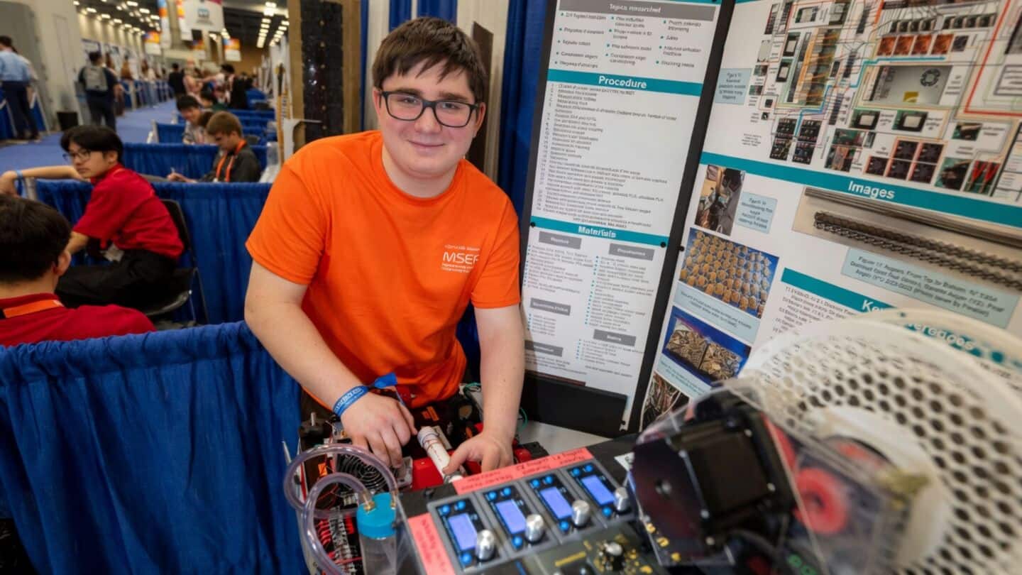 Benjamin Davis, 16, wins $75,000 for recycling 3-D printing waste