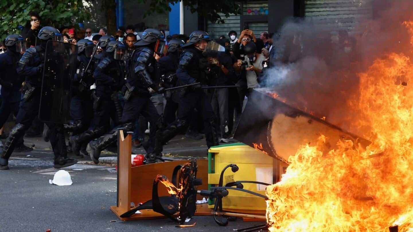 France sees 256,000 protest overcrowded classrooms and poor facilities