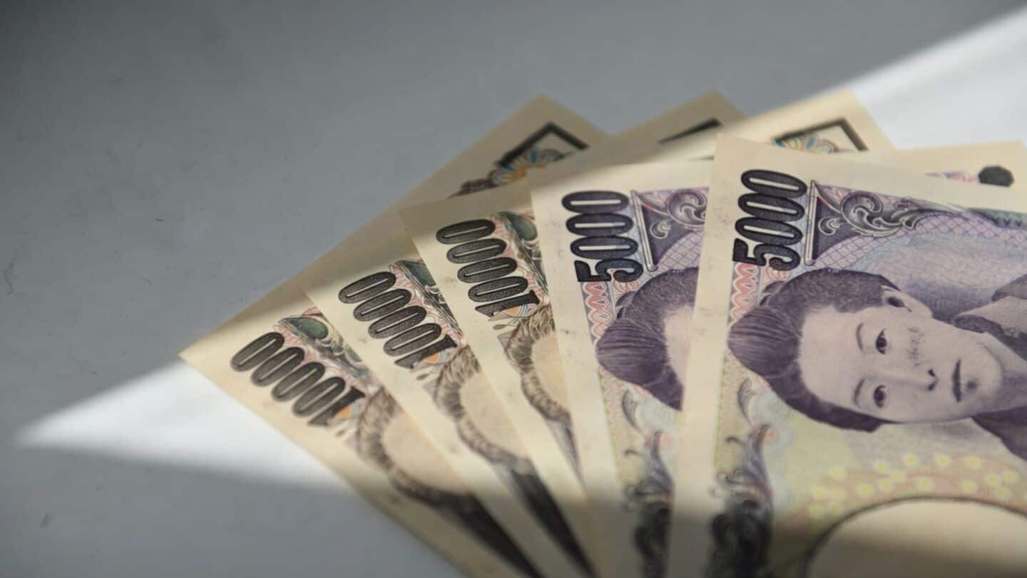 Yen hits February high as markets price earlier BOJ hike