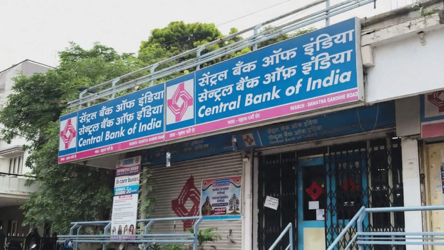 Akola bank cleaner uses duplicate key to steal ₹1cr gold