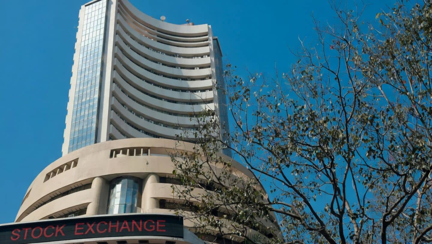 Sensex jumps 919 points to ₹451.2L/cr after ₹672 cr inflow