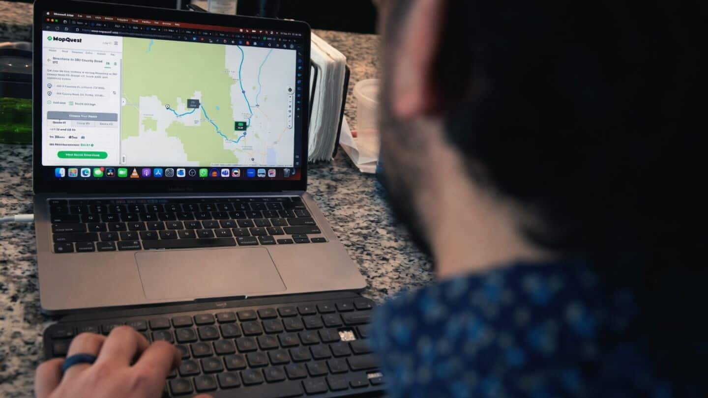 MapQuest returns with 'Surveillance layer' showing ALPRs and outdoor cameras