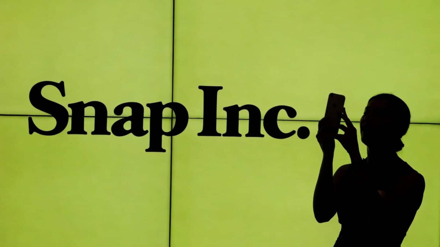 Snapchat's parent company unveils specs AR glasses priced $2,195