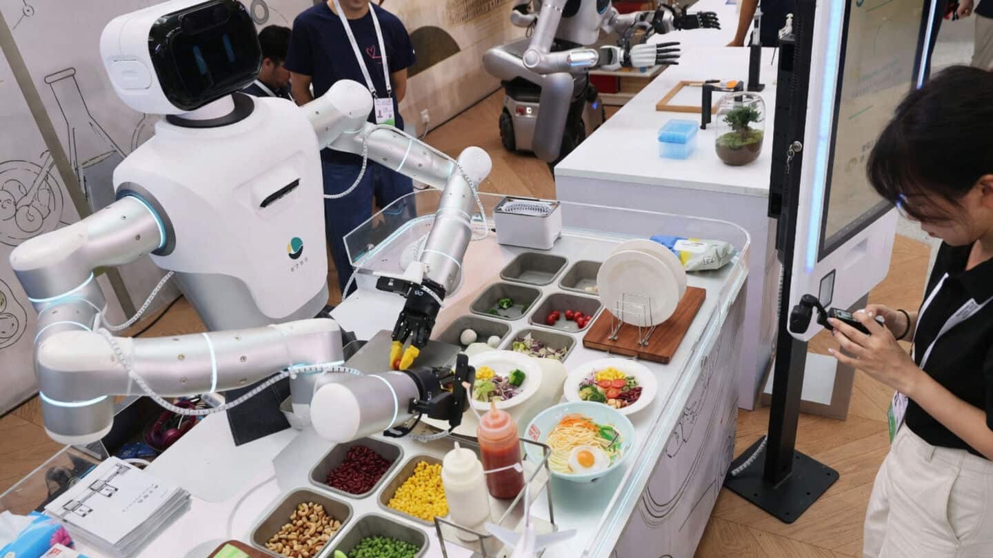 Oak Deer Robotics debuts CookingMuse and RobotCook at Beijing conference