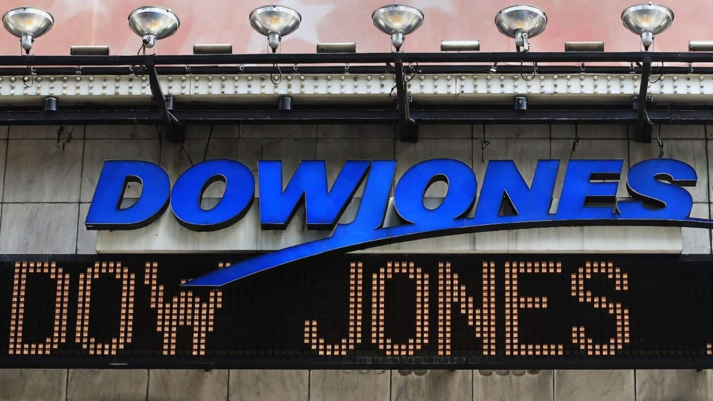 Dow Jones falls 370 points as Goldman Sachs, Alphabet tumble