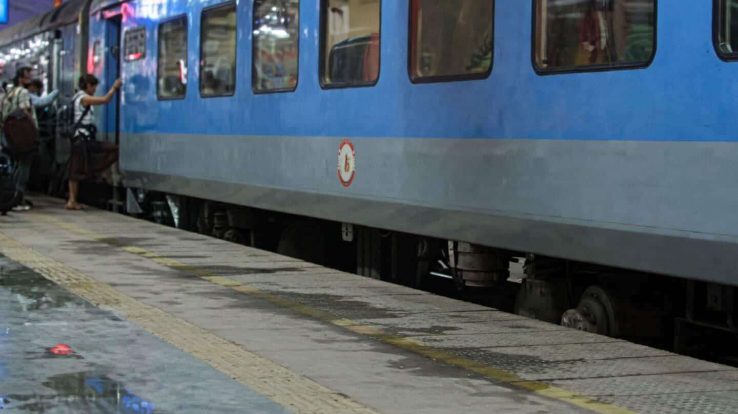 IRCTC fines caterer ₹2L over Vande Bharat food quality complaints