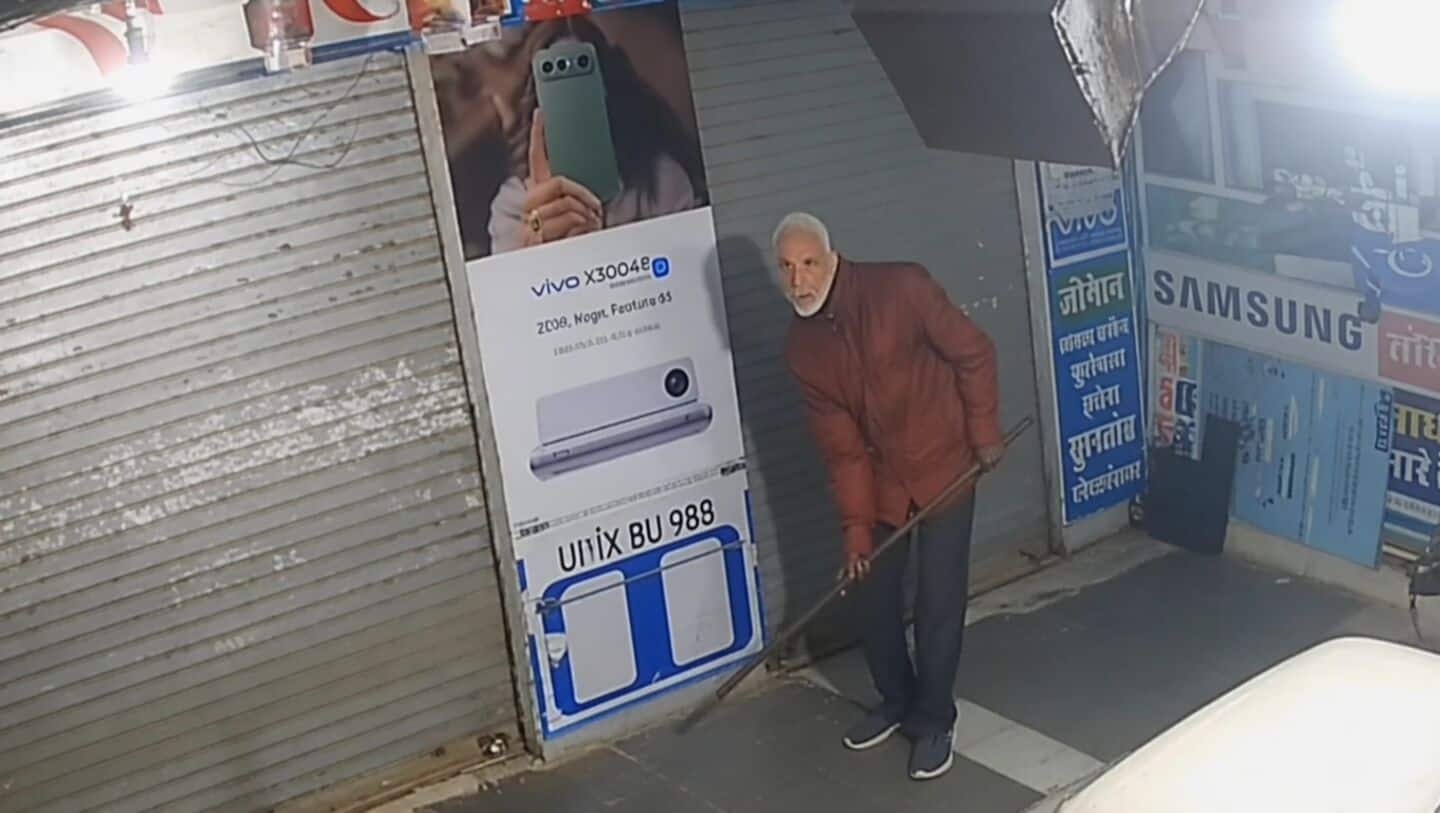 Modi mask suspect fails to breach Bhilwara mobile shop lock