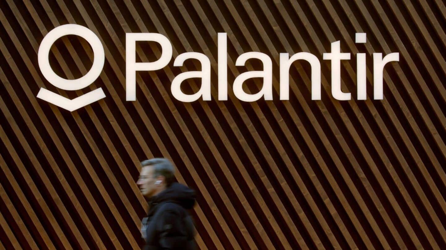 Palantir CEO Karp criticizes AI token pricing, urges data control