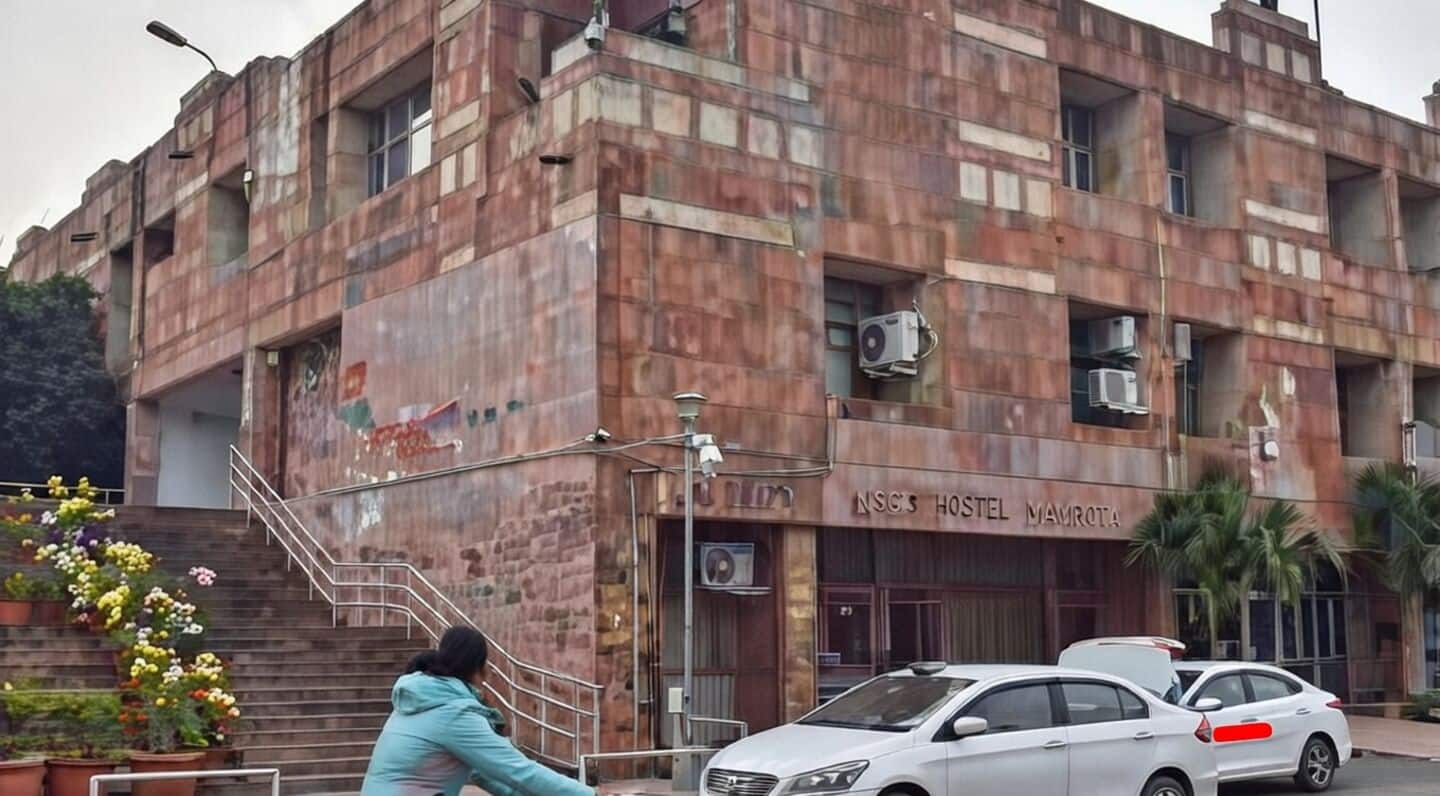 Over 90% JNU students want VC Pandit to resign