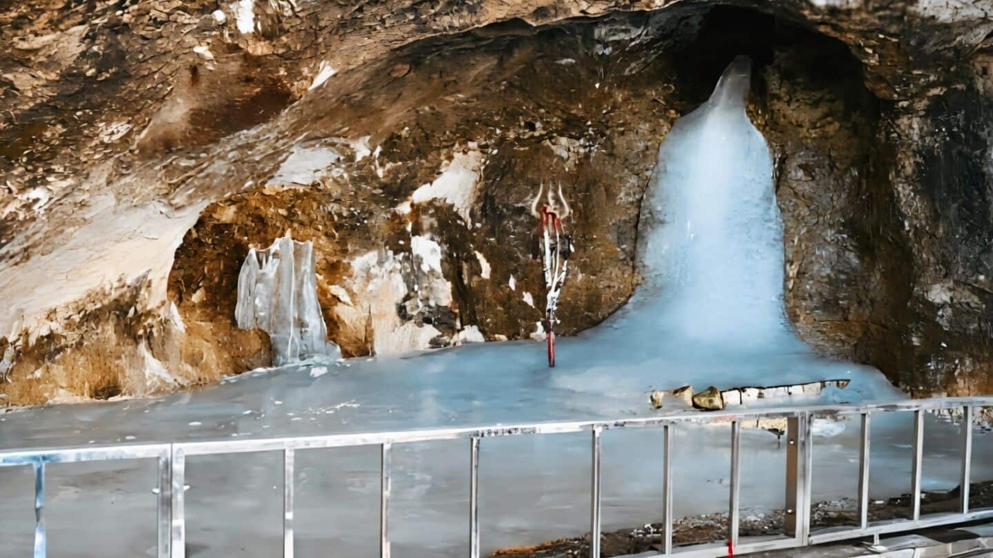 Thousands start Amarnath Yatra to Kashmir cave under tightened security