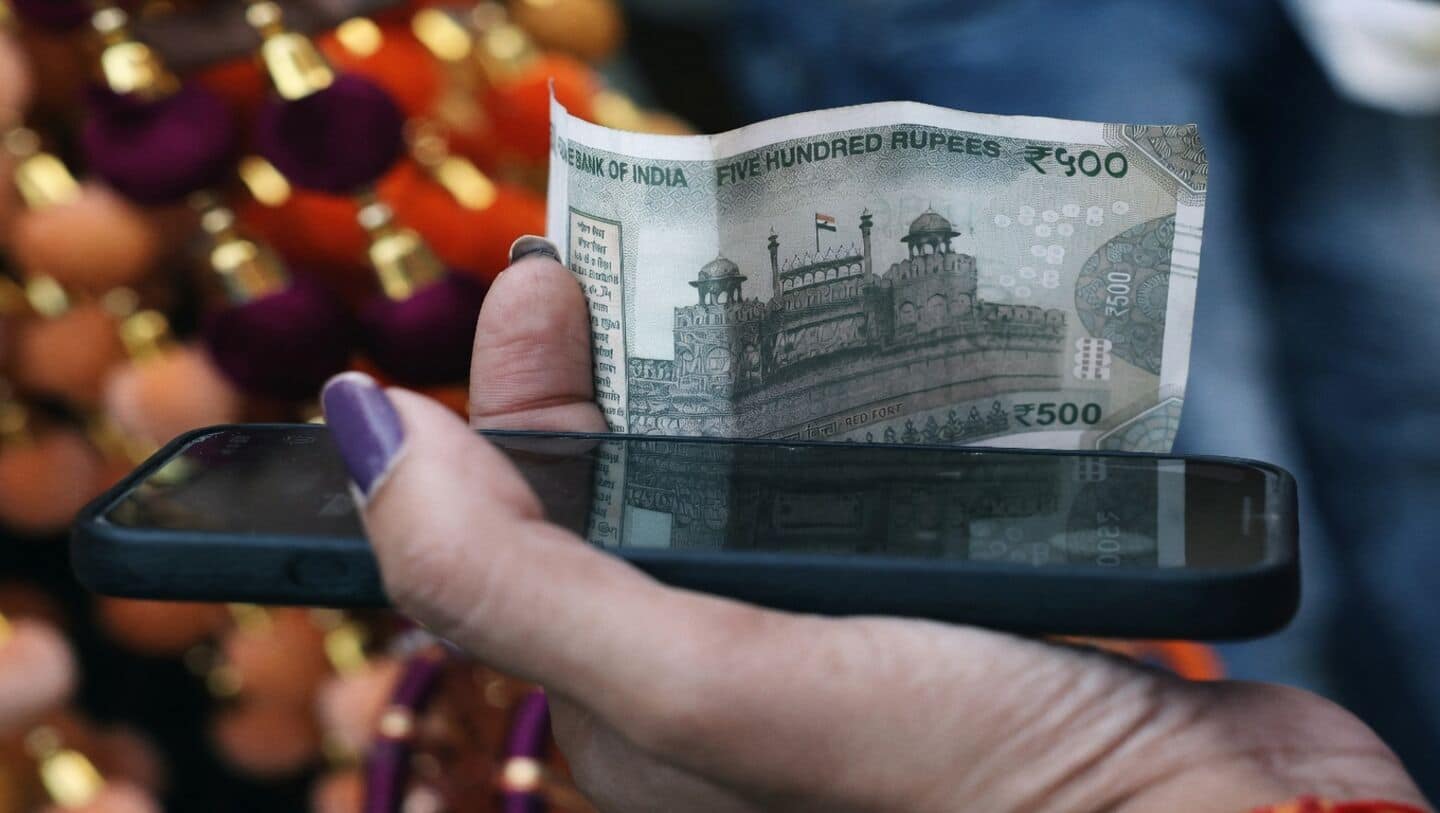 Indian rupee hits record low versus UAE dirham, expats remit