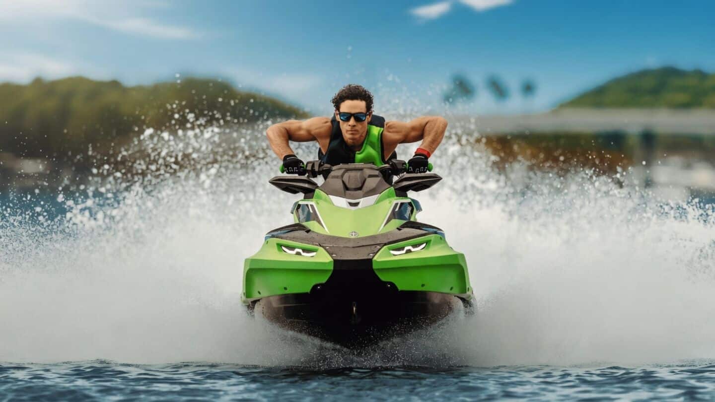 Kawasaki unveils STX 310R jet ski with 310hp, $18,799