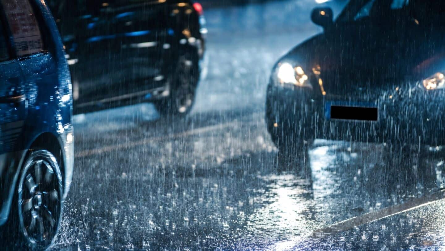 Delhi-NCR wakes up to rain; thunderstorms, lightning expected