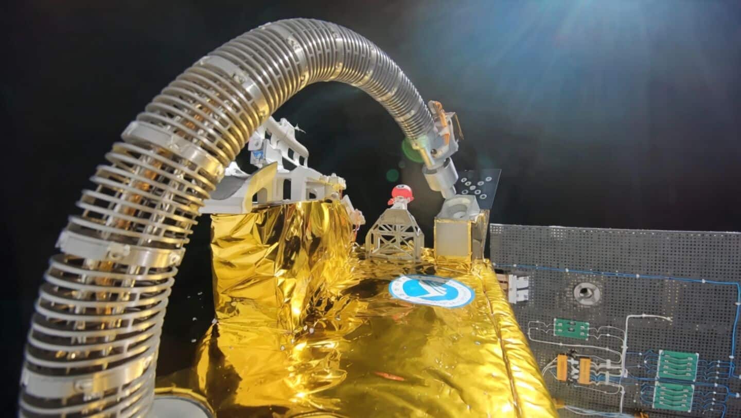 China's Yuxing 3-06 tests robotic arm refueling satellites in orbit