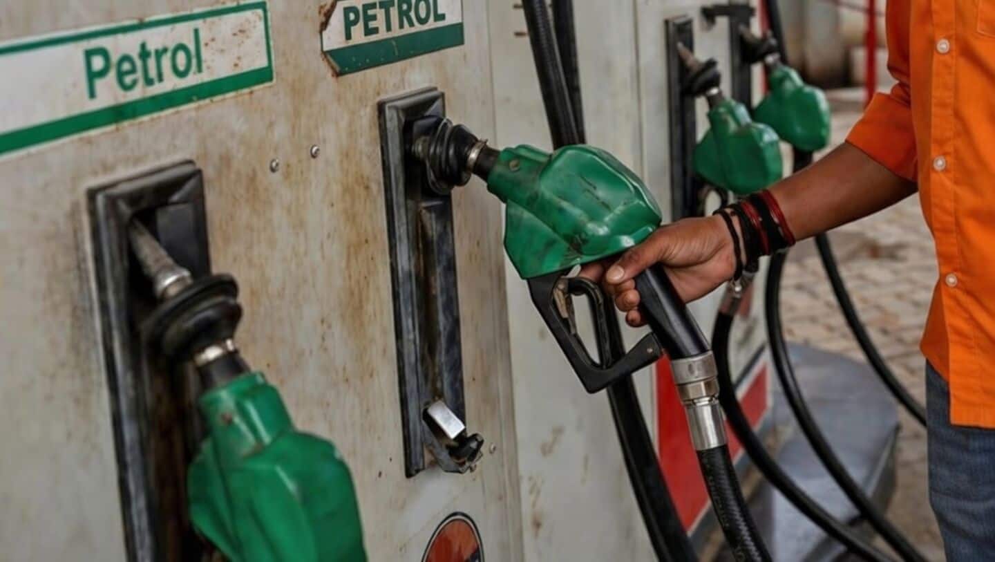 State oil firms keep Delhi fuel prices unchanged amid volatility