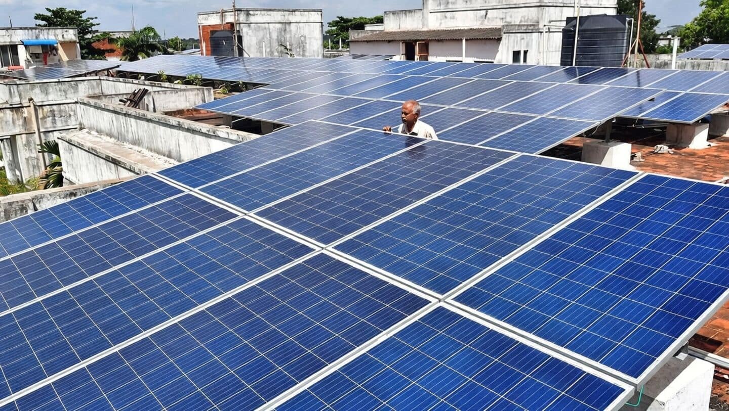 India surpasses 150 GW solar after March 6.65 GW addition