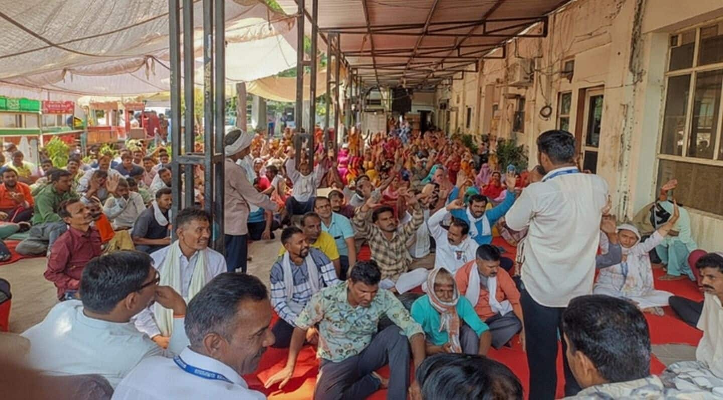 Gurugram sanitation workers strike 9 days over rehiring demands