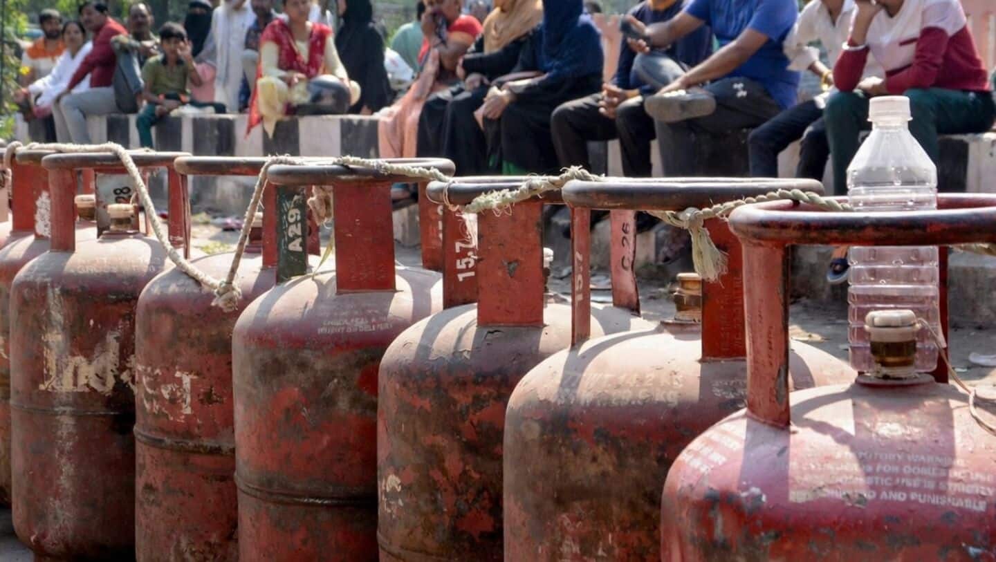India's LPG shortage: cities 25 days, rural 45 days