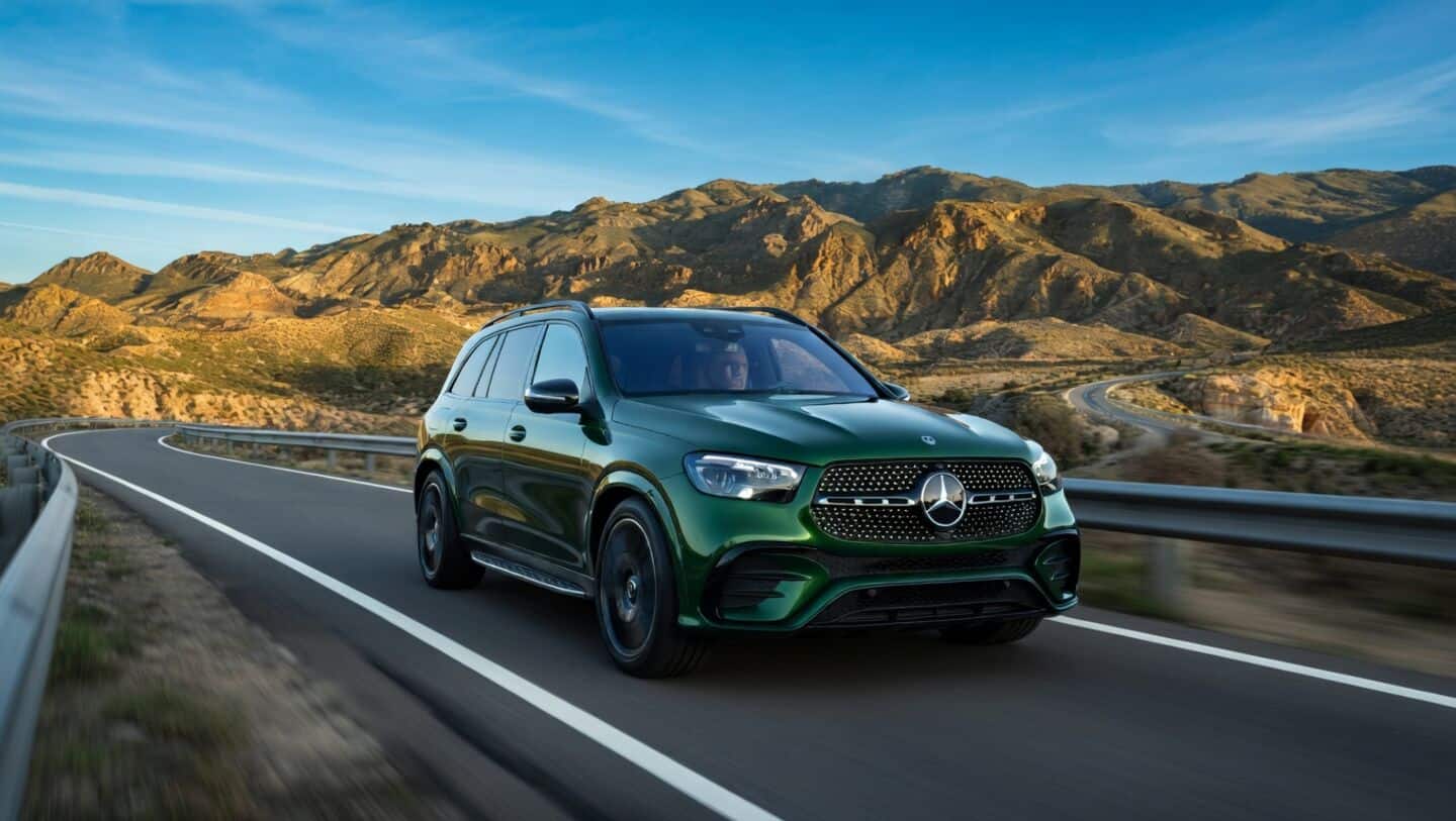 Mercedes-Benz unveils 2026 GLS facelift with bigger grille and MBUX