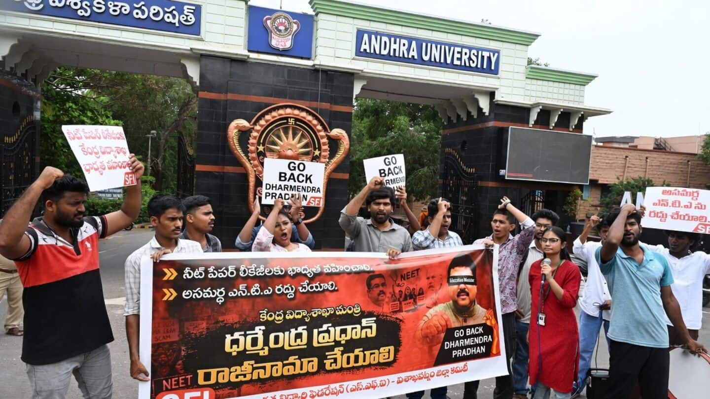SFI protests at Andhra University in Visakhapatnam over NEET leaks