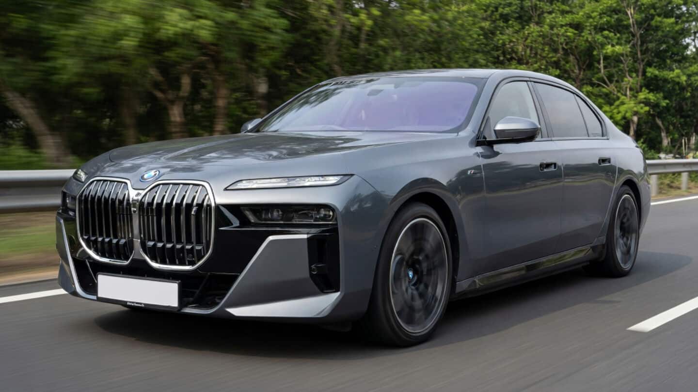 BMW refreshes i7 with Rimac tech for Beijing Auto Show