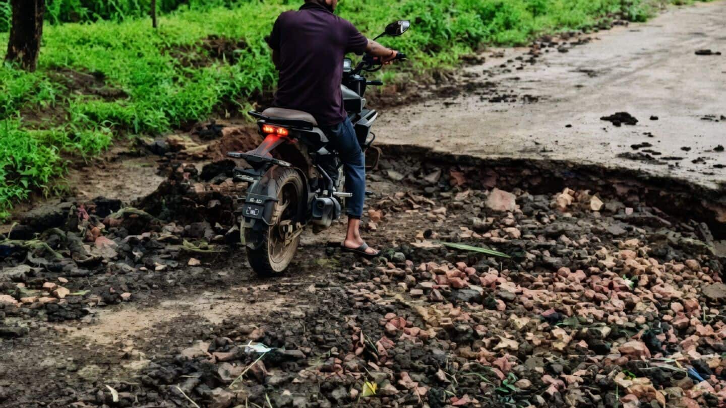 Unborn baby dies after ambulance stuck in Agra's Gadhbar village