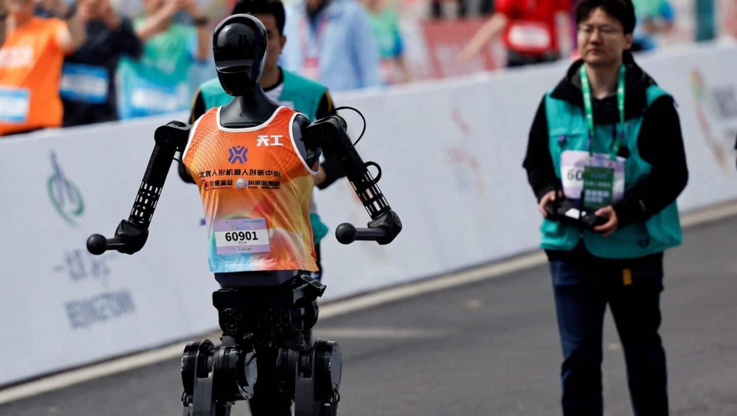 China to host 2nd humanoid robot half marathon in Beijing